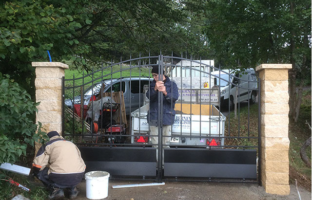 cloture-metal-6-crop-u336224