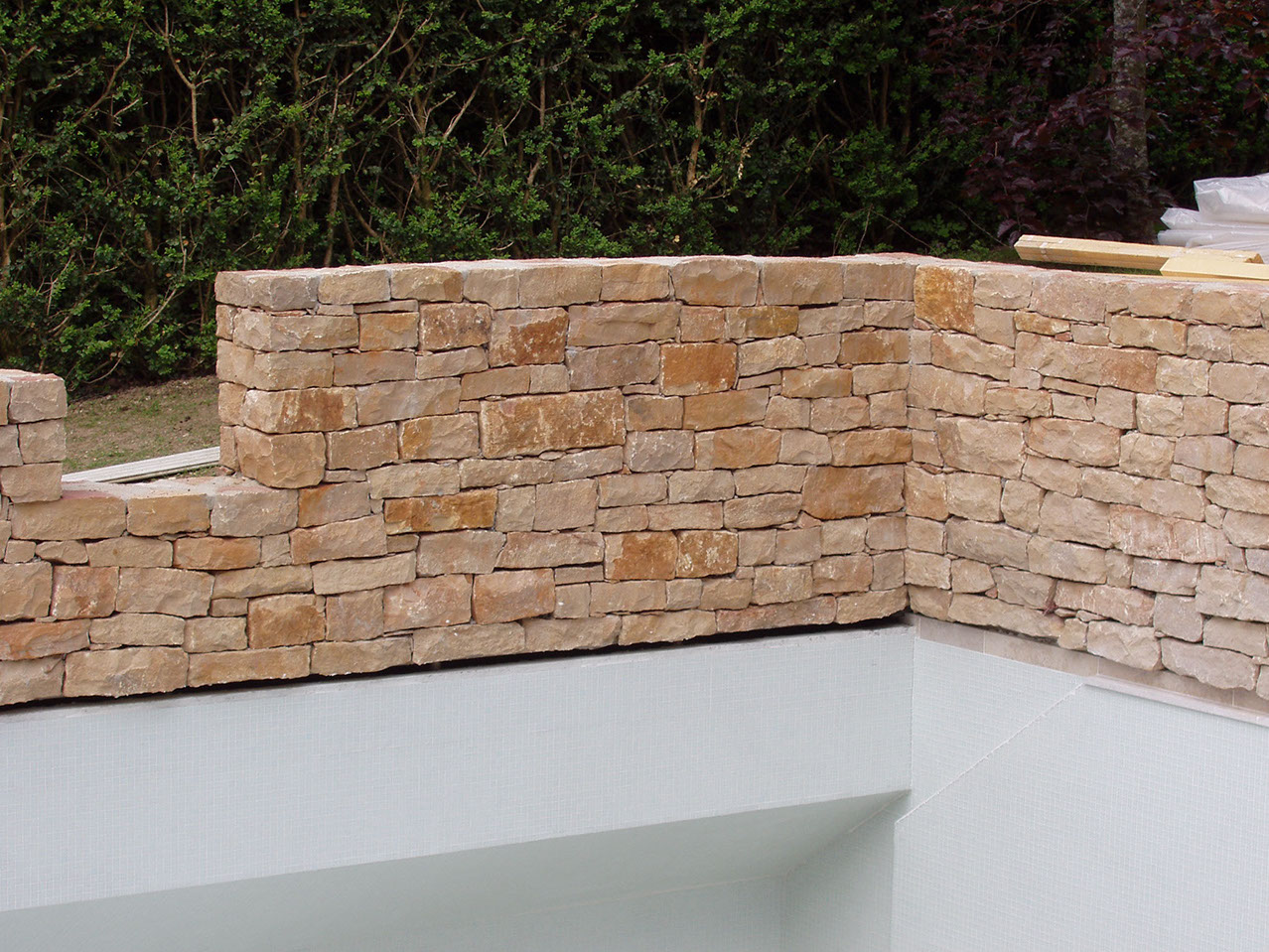 Mur en barettes Bourgogne